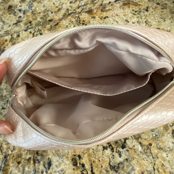 Bvlgari Parfums Cosmetic Pouch (NWOT) - Picture 7 of 13